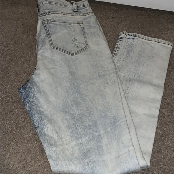 Jeans - Picture 2 of 4
